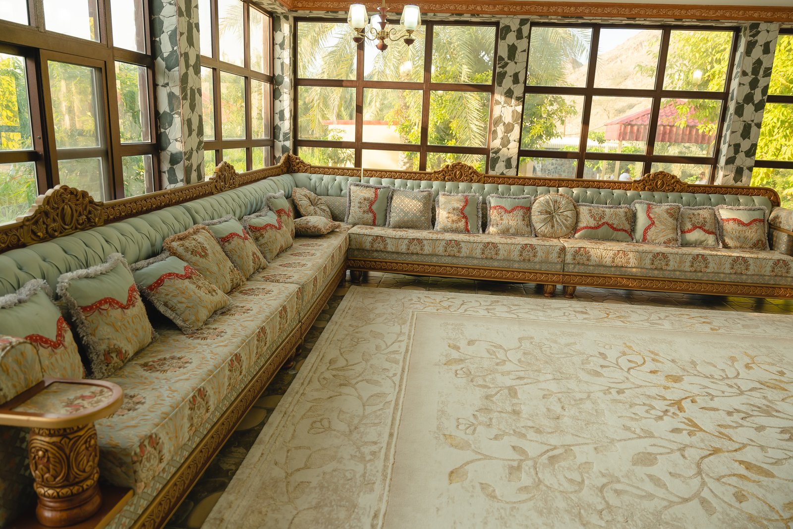 ALSALAM Farmhouse Bedroom with Traditional Decor